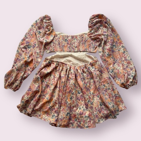 On You Pink Floral Cut Out Long Sleeve Dress Medium - Picture 2 of 8